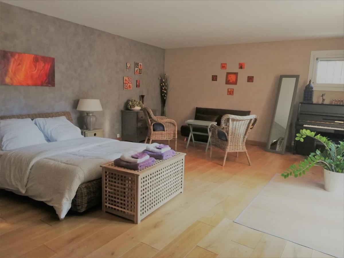 Bed and Breakfast La Goutadou Cabannes Экстерьер фото