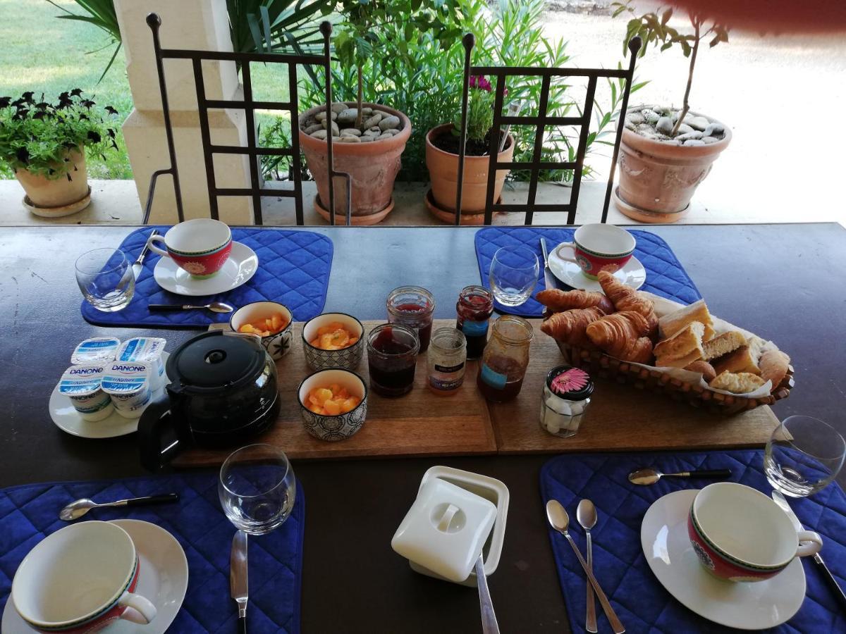 Bed and Breakfast La Goutadou Cabannes Экстерьер фото