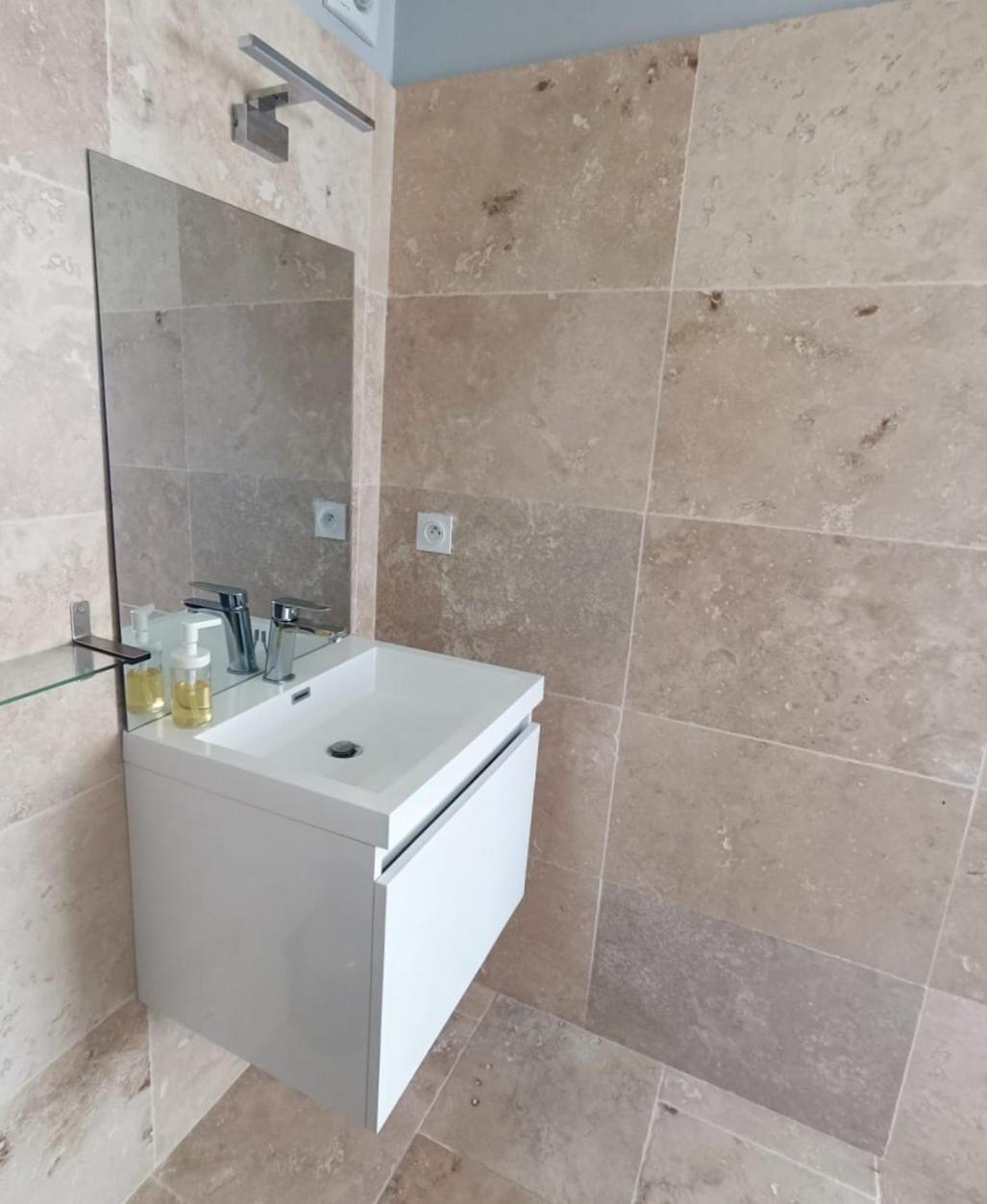 Bed and Breakfast La Goutadou Cabannes Экстерьер фото